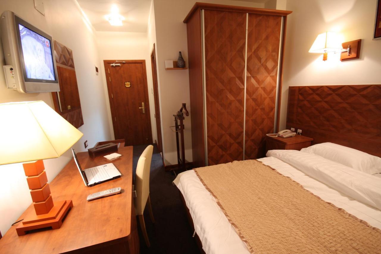 Plasma Hotel Тріполі Екстер'єр фото